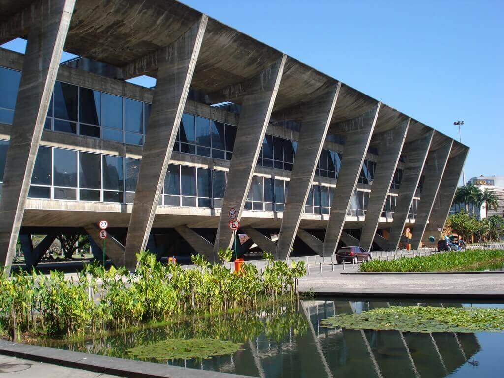 edificio brutalista MAM RJ