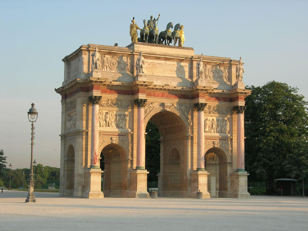Arco do triunfo expressa a Arquitetura Neoclássica na França