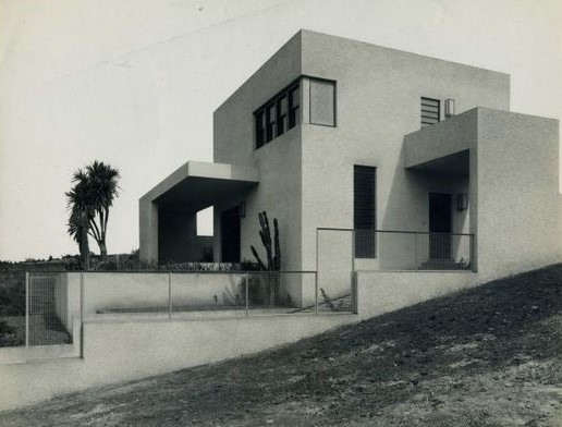 edificação da casa arquitetura moderna projetada por Gregory Warshavchik