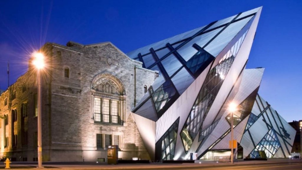 Royal Ontario Musuem Crystal – Daniel Libeskind
Estilos arquitetônicos: contemporâneo