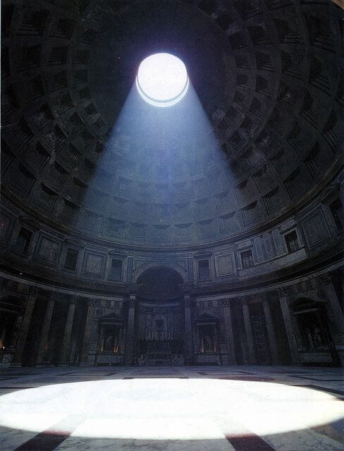 Patrimônio Histórico passagem de luz pelo óculo do panteão