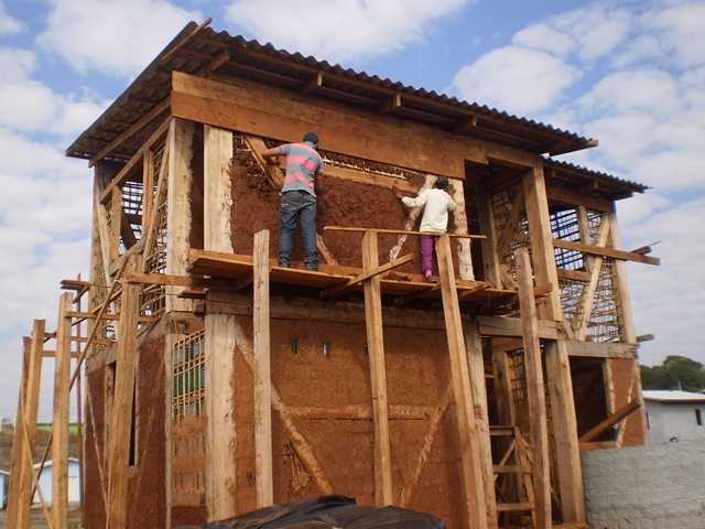 A Bioconstrução possui técnicas que podem ser usadas na Bioarquitetura