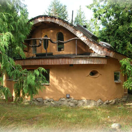 casa em que foi utilizada a técnica de bioconstrução COB