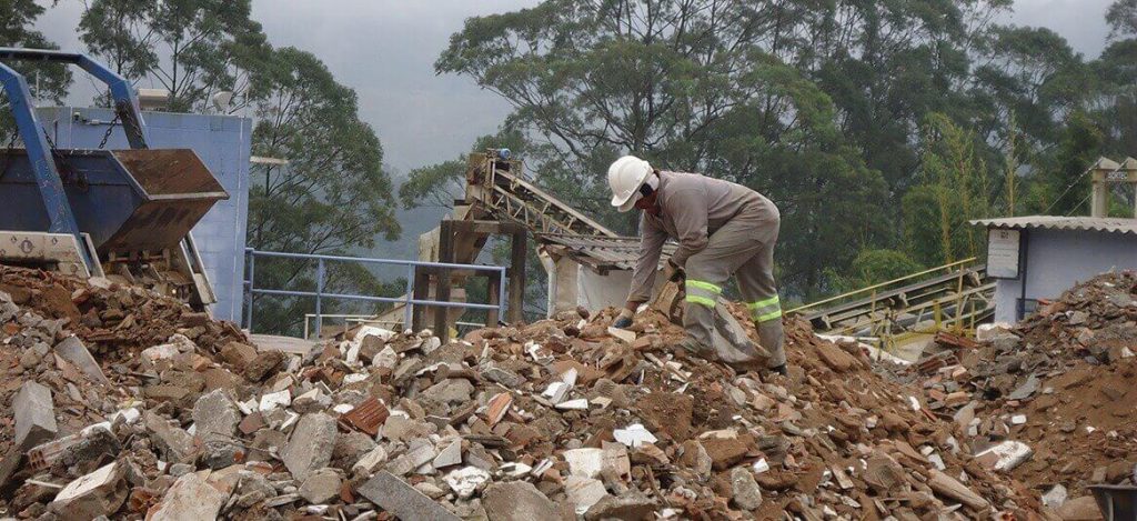 entulhos de uma construção