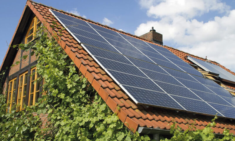 A captação de energia solar é uma das características da Bioarquitetura