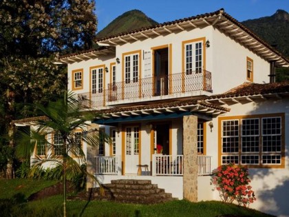 casa com inspiração colonial no RJ