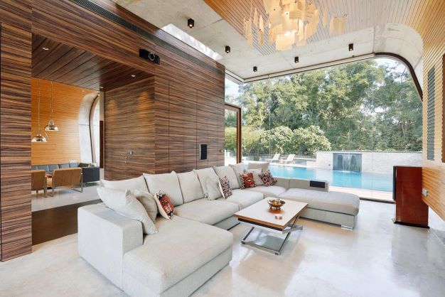 casa da piscina interno