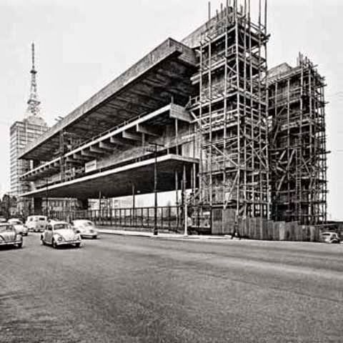 MASP, Avenida Paulista, São Paulo. MASP, Avenida Paulista, São Paulo.